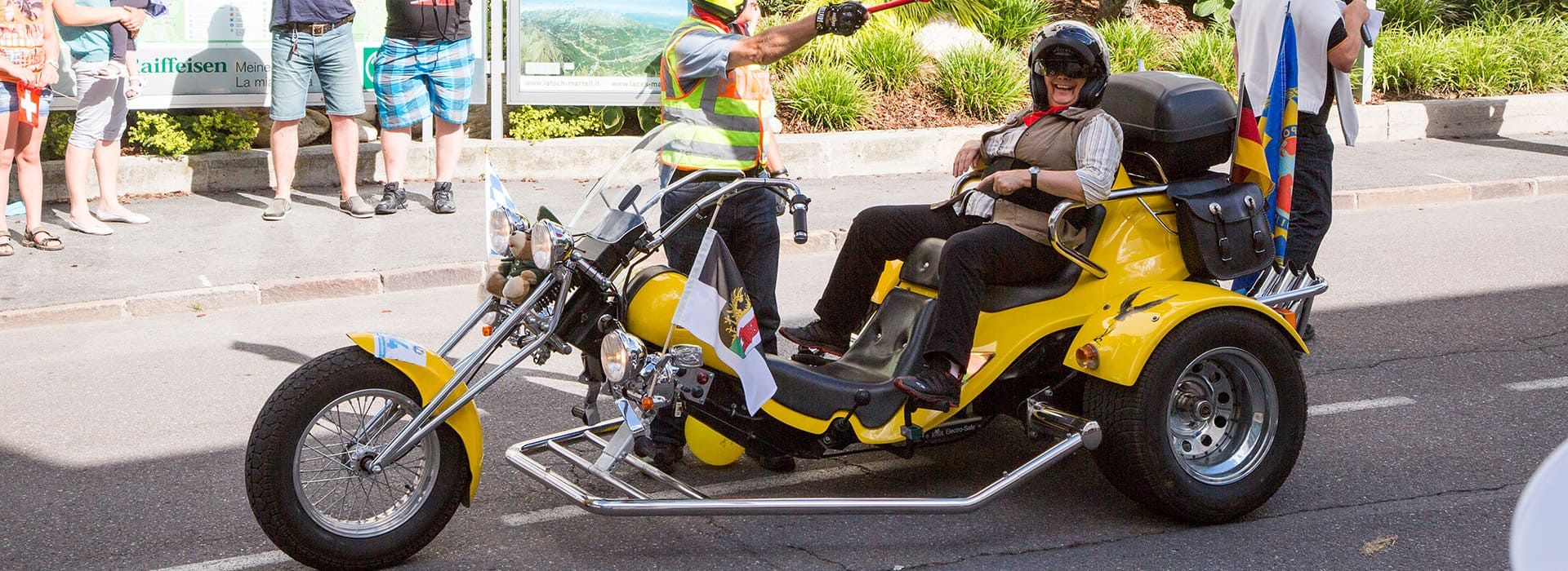 Trike Motorrad bei der IPMC Parade